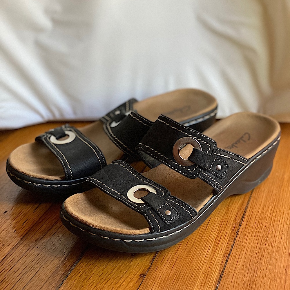 Clarks leather sandals : slip on platform :